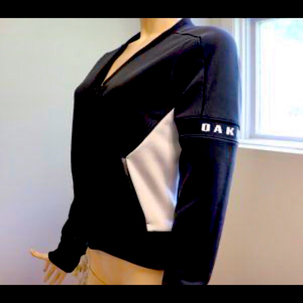 NWT Women’s Oakley Black and White Bomber Jacket